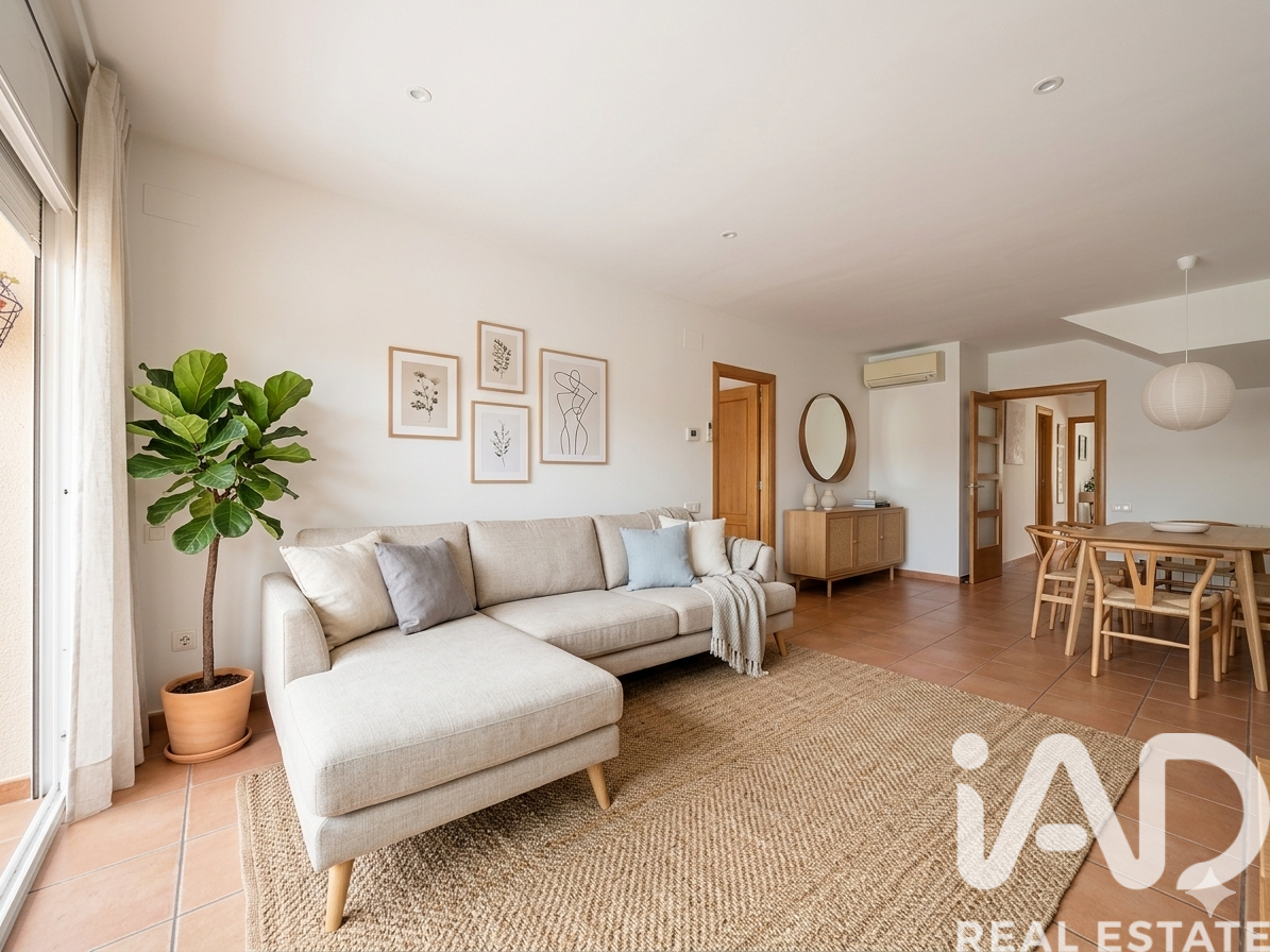 Townhouse in Sant Jaume dels Domenys, Tarragona, Spain 4 bedrooms, 242 sq.m. No. 172764