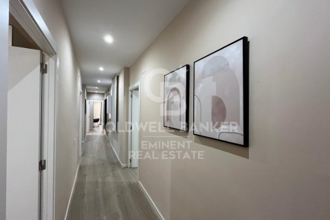 Продажа квартиры в Барселона, Испания 4 спальни, 136м2 №157819 - фото 26
