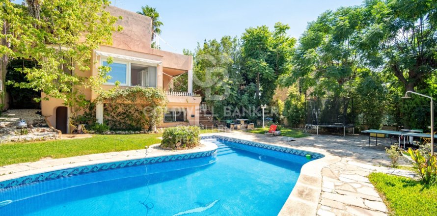 Villa in Riba-roja de Turia, Valencia, Spain 7 bedrooms, 350 sq.m. No. 157821