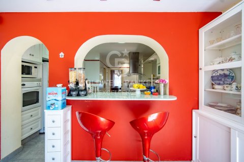 Villa for sale in Riba-roja de Turia, Valencia, Spain 7 bedrooms, 350 sq.m. No. 157821 - photo 14
