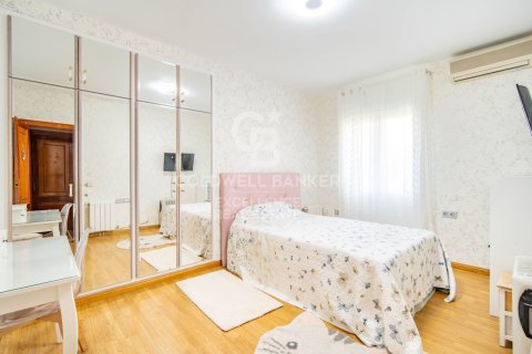 Villa for sale in Riba-roja de Turia, Valencia, Spain 7 bedrooms, 350 sq.m. No. 157821 - photo 29