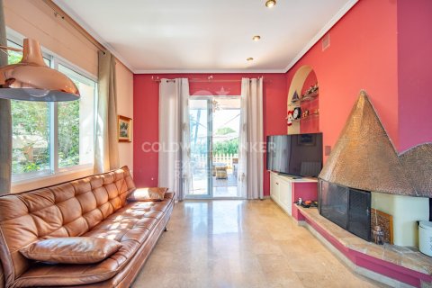 Villa for sale in Riba-roja de Turia, Valencia, Spain 7 bedrooms, 350 sq.m. No. 157821 - photo 8