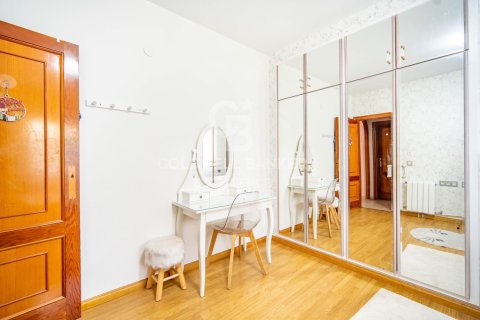 Villa for sale in Riba-roja de Turia, Valencia, Spain 7 bedrooms, 350 sq.m. No. 157821 - photo 30