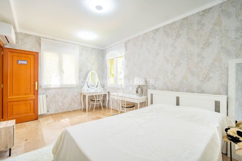 Villa for sale in Riba-roja de Turia, Valencia, Spain 7 bedrooms, 350 sq.m. No. 157821 - photo 17