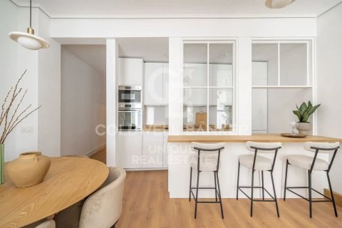 Apartamento en venta en Madrid, España 2 dormitorios, 124 m2 No. 157622 - foto 5