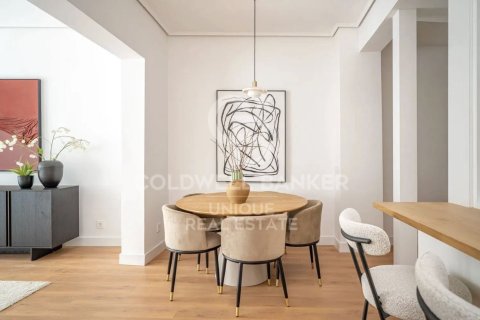 Apartment à vendre à Madrid, Espagne, 2 chambres, 124 m2 No. 157622 - photo 6