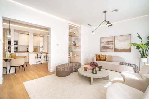 Apartamento en venta en Madrid, España 2 dormitorios, 124 m2 No. 157622 - foto 3