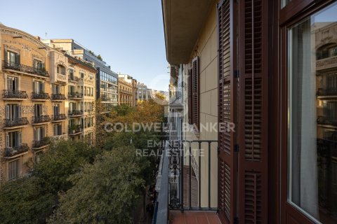 Huoneisto myytävänä Barcelona, Espanja, 4 makuuhuonetta, 241 m2 No. 157623 - kuva 9