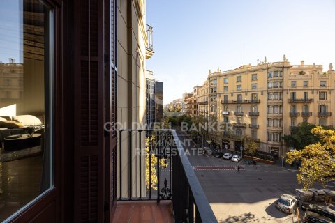Huoneisto myytävänä Barcelona, Espanja, 4 makuuhuonetta, 241 m2 No. 157623 - kuva 7