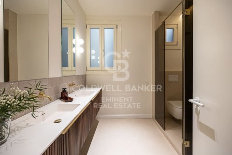 Huoneisto myytävänä Barcelona, Espanja, 4 makuuhuonetta, 241 m2 No. 157623 - kuva 16