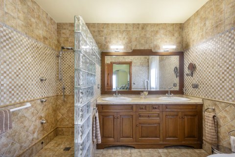 Huvila myytävänä Torrevieja, Alicante, Espanja, 5 makuuhuonetta, 535 m2 No. 154787 - kuva 26