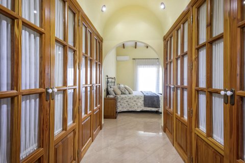 Huvila myytävänä Torrevieja, Alicante, Espanja, 5 makuuhuonetta, 535 m2 No. 154787 - kuva 27