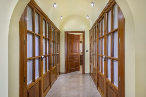 Huvila myytävänä Torrevieja, Alicante, Espanja, 5 makuuhuonetta, 535 m2 No. 154787 - kuva 25