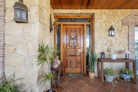 Huvila myytävänä Torrevieja, Alicante, Espanja, 5 makuuhuonetta, 535 m2 No. 154787 - kuva 8