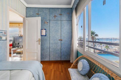 Apartament w Torrevieja, Alicante, Hiszpania 4 sypialnie, 128 mkw. nr 154784 – zdjęcie 9