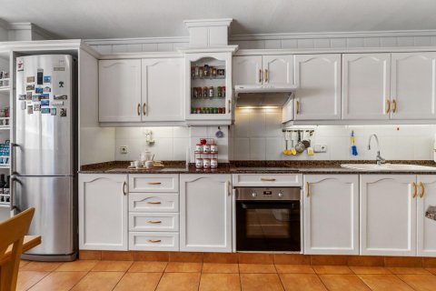 Apartament w Torrevieja, Alicante, Hiszpania 4 sypialnie, 128 mkw. nr 154784 – zdjęcie 17