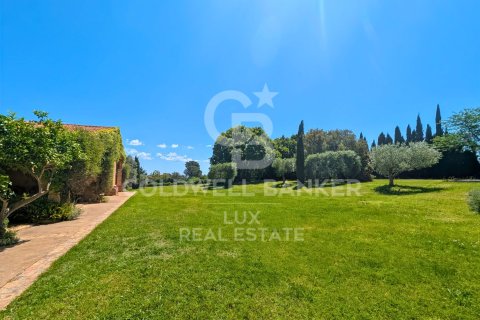 House for sale in Garrigas, Girona, Spain 6 bedrooms, 623 sq.m. No. 160241 - photo 5