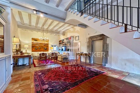 House for sale in Garrigas, Girona, Spain 6 bedrooms, 623 sq.m. No. 160241 - photo 8