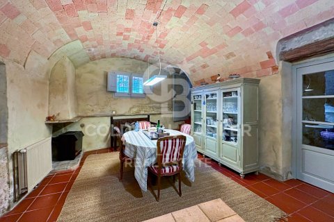 House for sale in Garrigas, Girona, Spain 6 bedrooms, 623 sq.m. No. 160241 - photo 14