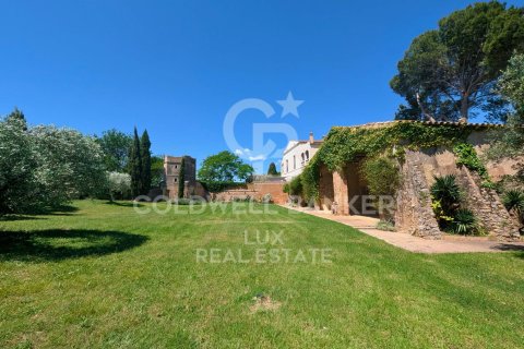 House for sale in Garrigas, Girona, Spain 6 bedrooms, 623 sq.m. No. 160241 - photo 6
