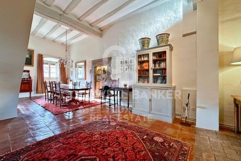 House for sale in Garrigas, Girona, Spain 6 bedrooms, 623 sq.m. No. 160241 - photo 9