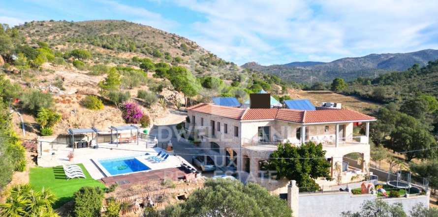 Casa a Vilajuiga, Girona, Spagna 5 camere da letto, 500 mq. N° 160239