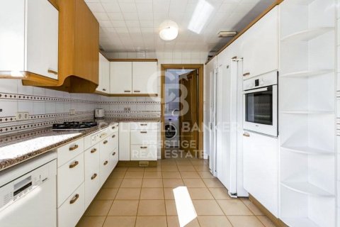 Продажа дома в Эсплугес-де-Льобрегат, Барселона, Испания 5 спален,  №160240 - фото 22