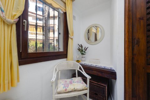 Apartment for sale in Torrevieja, Alicante, Spain 2 bedrooms, 72 sq.m. No. 160658 - photo 24