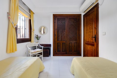 Apartment for sale in Torrevieja, Alicante, Spain 2 bedrooms, 72 sq.m. No. 160658 - photo 23