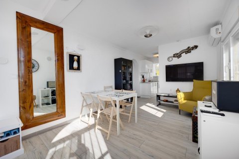 Huvila myytävänä La Marina, Alicante, Espanja, 2 makuuhuonetta, 80 m2 No. 160657 - kuva 6