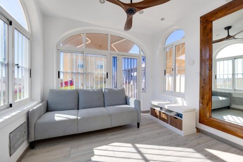 Huvila myytävänä La Marina, Alicante, Espanja, 2 makuuhuonetta, 80 m2 No. 160657 - kuva 7