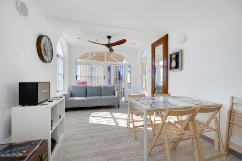 Huvila myytävänä La Marina, Alicante, Espanja, 2 makuuhuonetta, 80 m2 No. 160657 - kuva 10