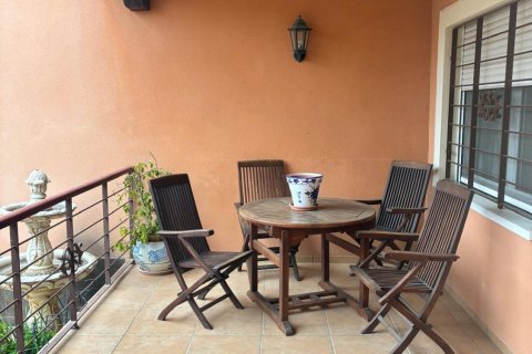 Продажа таухауса в Альгорфа, Аликанте, Испания 3 спальни, 187м2 №160655 - фото 2