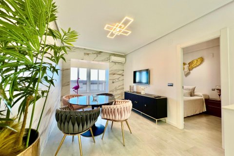 Penthouse w Torrevieja, Alicante, Hiszpania 1 sypialnia, 55 mkw. nr 183032 – zdjęcie 17