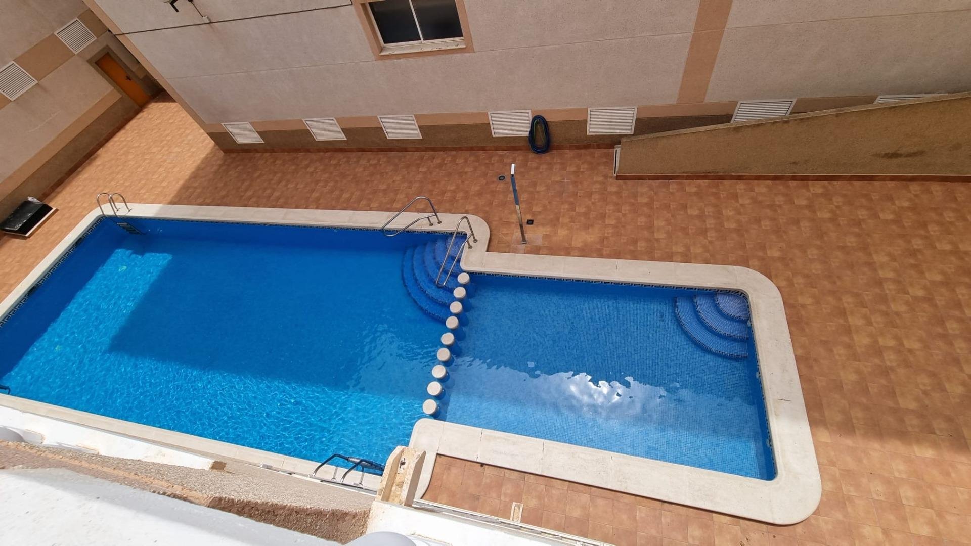 Apartment in Torrevieja, Alicante, Spain 2 bedrooms, 57 sq.m. No. 183036