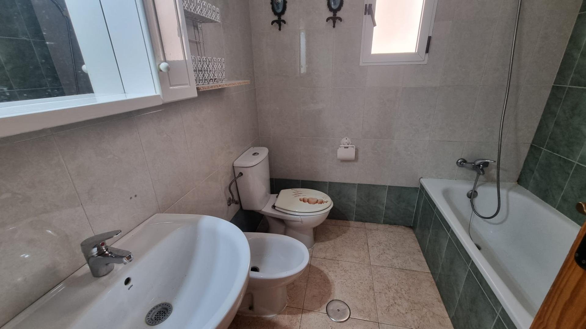 Apartment in Torrevieja, Alicante, Spain 2 bedrooms, 57 sq.m. No. 183036
