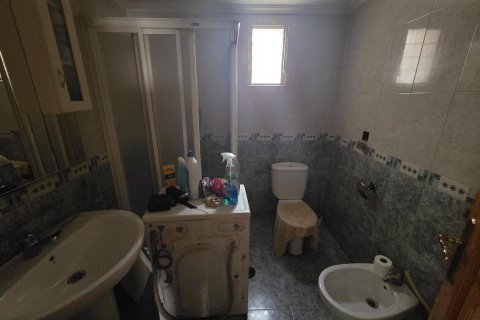 Lägenhet till salu i Alicante, Spanien 2 sovrum, 89 kvm. Nr. 183038 - foto 4
