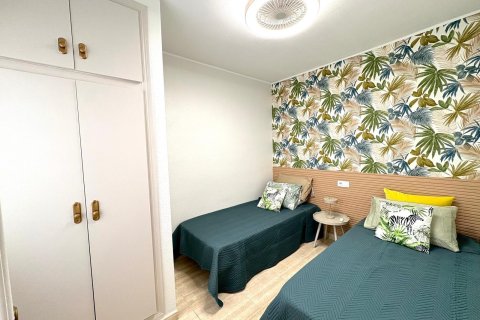 Apartament w Torrevieja, Alicante, Hiszpania 1 sypialnia, 80 mkw. nr 183039 – zdjęcie 12