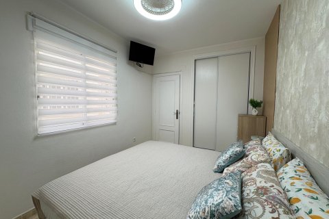 Apartament w Torrevieja, Alicante, Hiszpania 1 sypialnia, 80 mkw. nr 183039 – zdjęcie 9