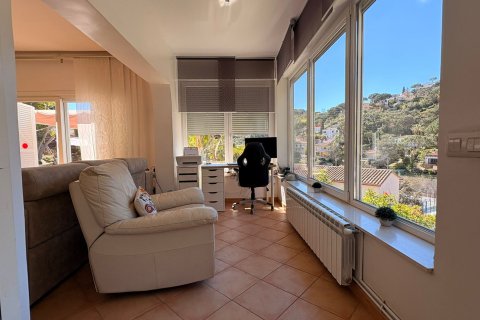 Villa for sale in Lloret de Mar, Girona, Spain 4 bedrooms, 230 sq.m. No. 180520 - photo 16