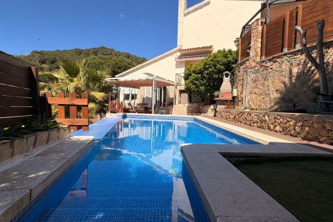 Villa for sale in Lloret de Mar, Girona, Spain 4 bedrooms, 230 sq.m. No. 180520 - photo 4