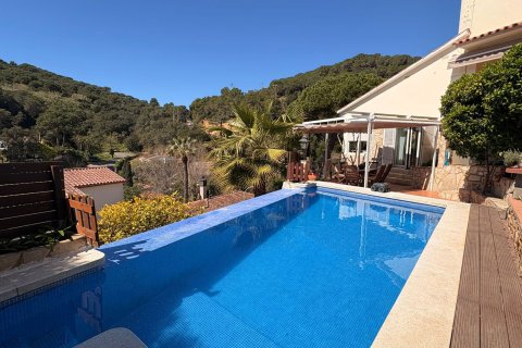Villa for sale in Lloret de Mar, Girona, Spain 4 bedrooms, 230 sq.m. No. 180520 - photo 5