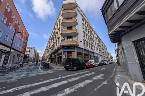 Huoneisto myytävänä San Cristobal de La Laguna, Tenerife, Espanja, 3 makuuhuonetta, 82 m2 No. 172268 - kuva 19