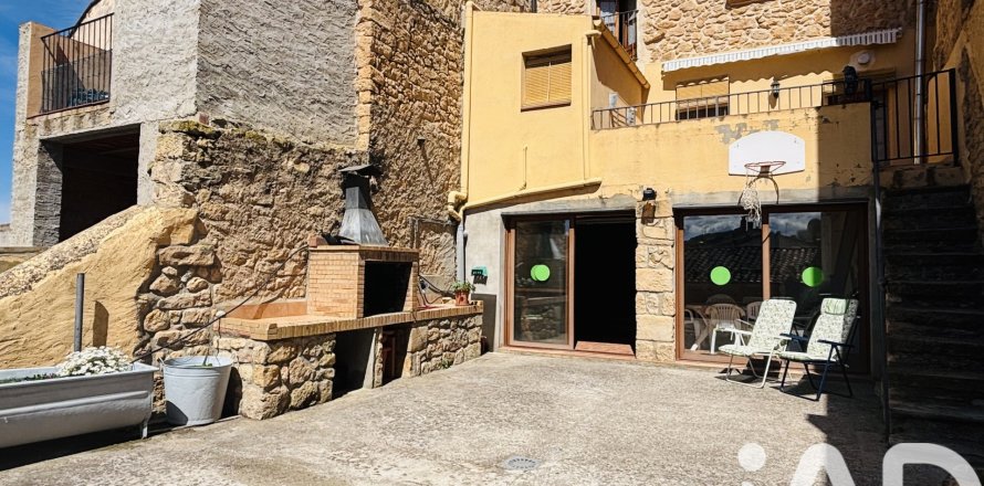 Radhus i Spanien 4 sovrum, 379 kvm. Nr. 172271