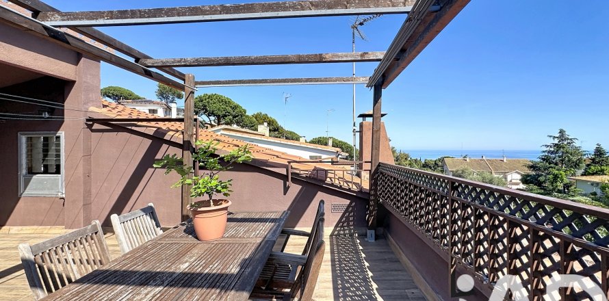 Casa a Premia De Dalt, Barcelona, Spagna 5 camere da letto, 250 mq. N° 172270