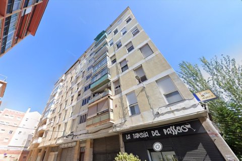 Apartamento en venta en Sant Joan Despí, Barcelona, España 3 dormitorios, 76 m2 No. 191519 - foto 2