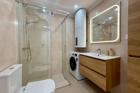 Apartment for sale in Torrevieja, Alicante, Spain 2 bedrooms, 66 sq.m. No. 190128 - photo 22