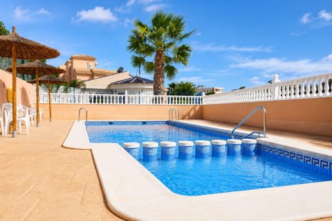 Townhouse à vendre à La Zenia, Alicante, Espagne, 3 chambres, 150 m2 No. 190126 - photo 2