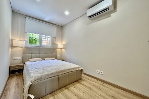Apartamento en venta en Torrevieja, Alicante, España 2 dormitorios, 56 m2 No. 190129 - foto 15
