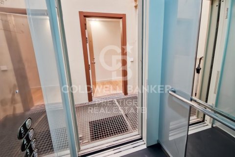 Продажа пентхауса в Барселона, Испания 2 спальни, 100м2 №159939 - фото 21
